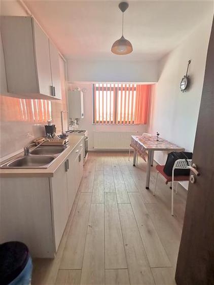 Apartament cu 2 camere decomandat în Pajura