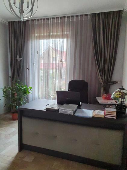 Casă cu 4 camere în Exterior Vest