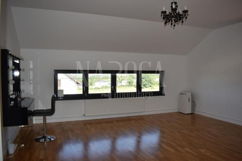 Casă individuală cu 4 camere cu Garaj în Oncea
