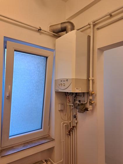 Apartament cu 3 camere nedecomandat, mobilat în Armeneasca