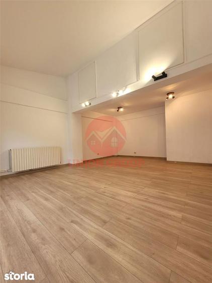 Spațiu comercial, de 55 mp, în Delfinariu