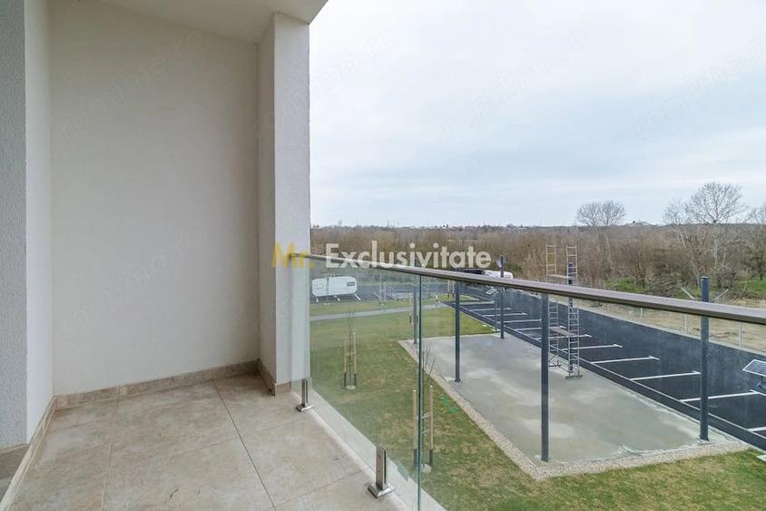Apartament cu 5 camere semidecomandat în 1 Decembrie