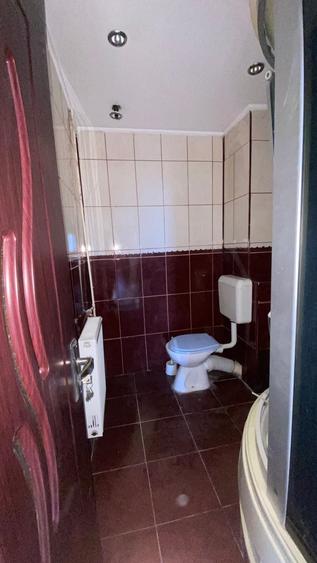 Apartament cu 4 camere semidecomandat în Berceni