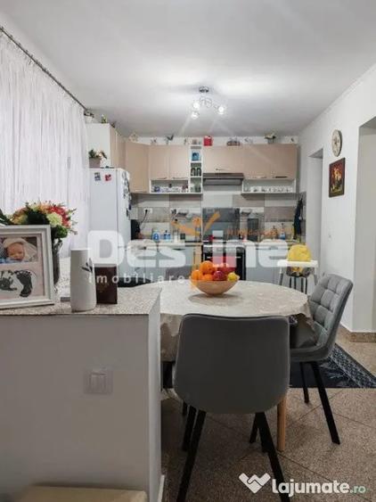 Casă cu 5 camere cu Teren 3000 Mp în Mânjești
