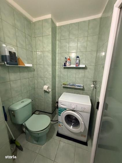 Apartament cu 3 camere semidecomandat în Central