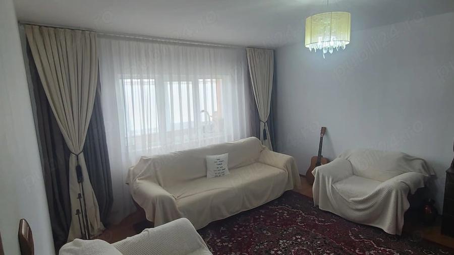 Apartament cu 3 camere decomandat în Central