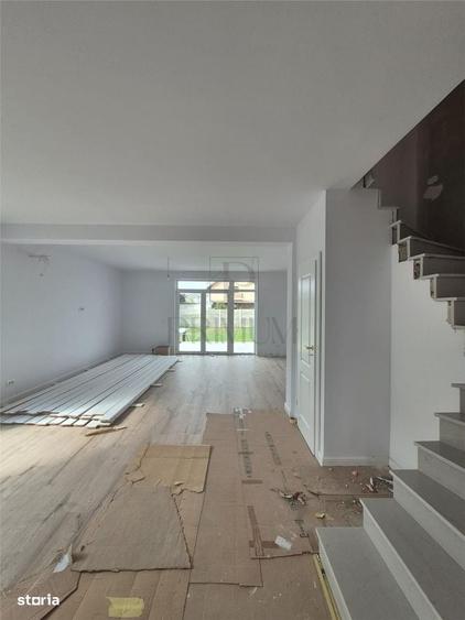 Casă cu 4 camere în Urseni