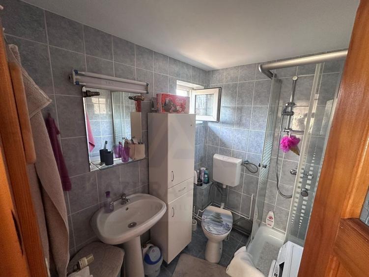 Apartament cu 3 camere decomandat, mobilat în Central