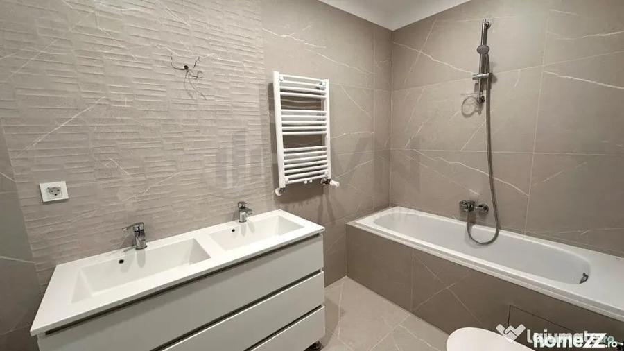 Apartament cu 4 camere decomandat în Aviației