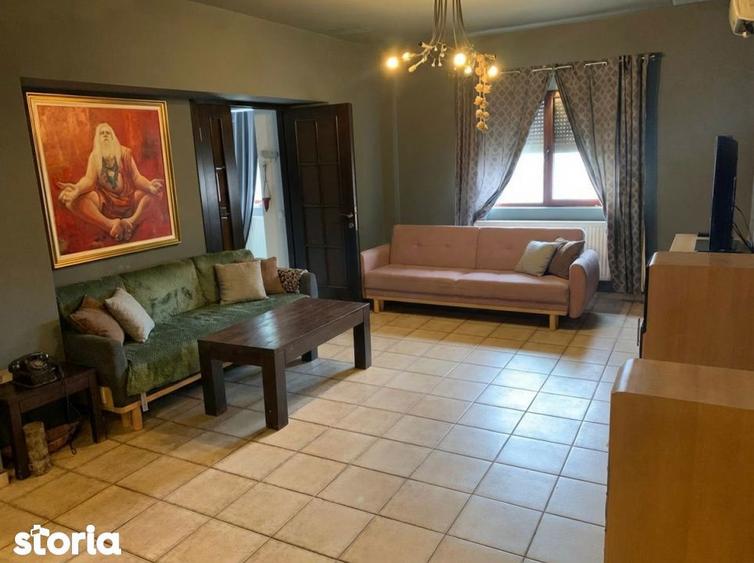 Apartament cu 3 camere, mobilat în Dacia