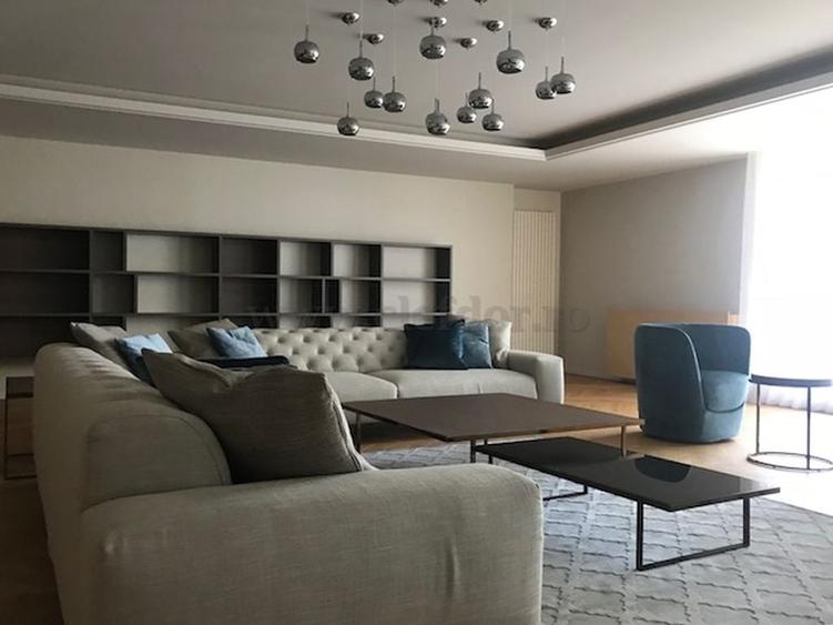 Apartament cu 4 camere decomandat, mobilat în Primăverii