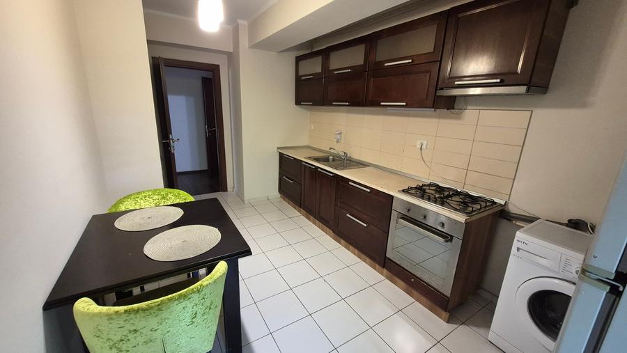 Apartament cu 3 camere decomandat în Herăstrău
