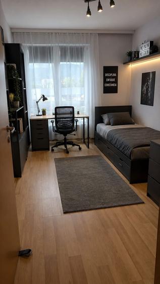 Apartament cu 3 camere decomandat în Drumul Carului