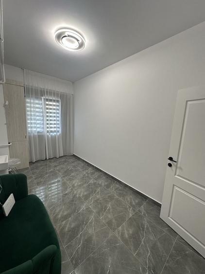 Spațiu comercial, de 15 mp, în Rovine