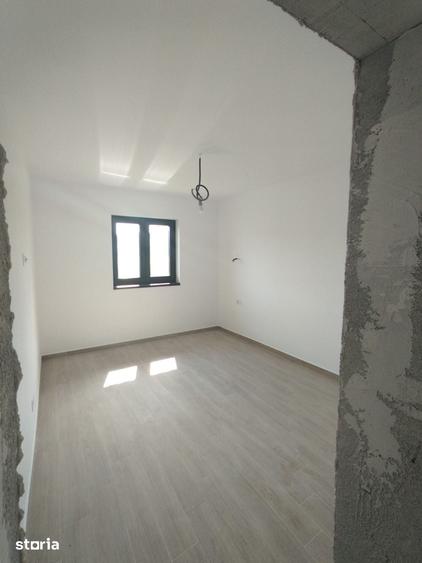 Casă cu 4 camere cu Teren 500 Mp în Blandiana