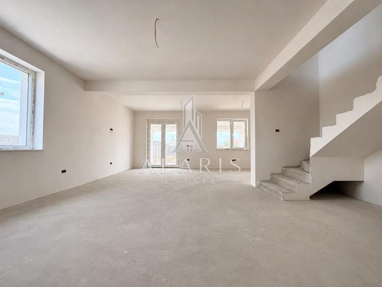 Duplex cu 5 camere cu Canalizare în Moșnița Nouă