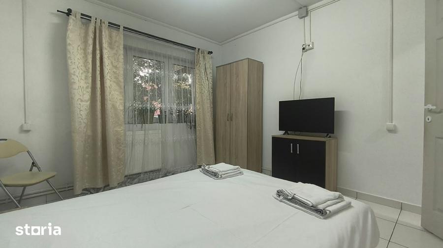 Apartament cu 4 camere decomandat în Piața Centrală