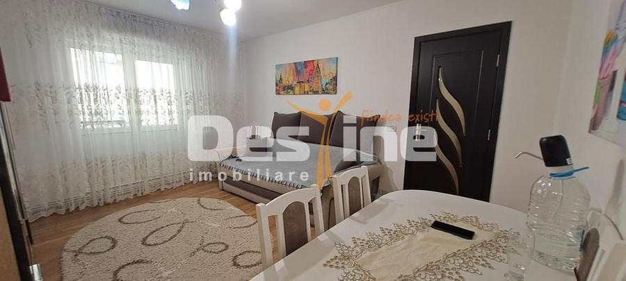 Apartament cu 3 camere semidecomandat, mobilat în Tătărași