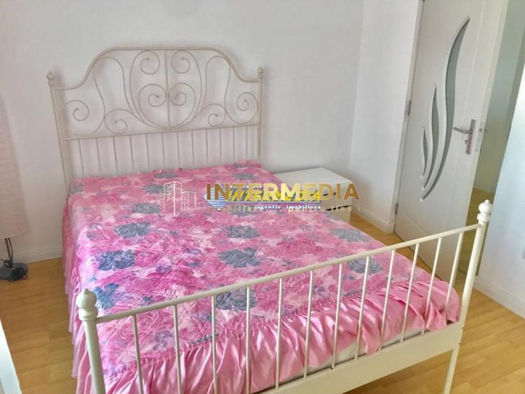 Apartament cu 2 camere decomandat, mobilat în Central