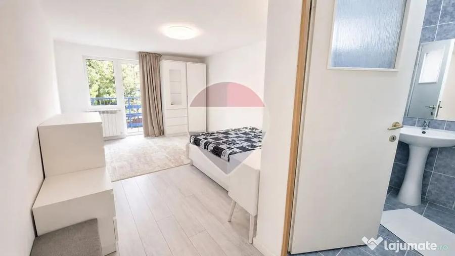 Casă cu 13 camere cu Teren 240 Mp în Cioplea