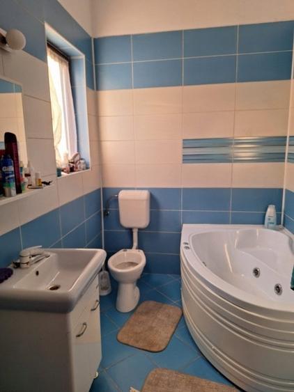 Casă individuală cu 7 camere cu Canalizare în Parcul Carol
