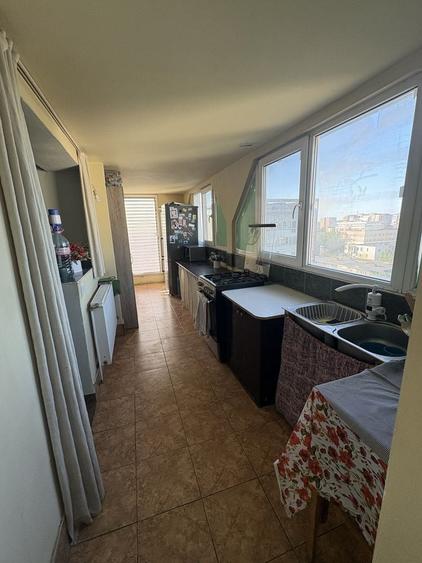 Apartament cu 3 camere decomandat în Rogerius