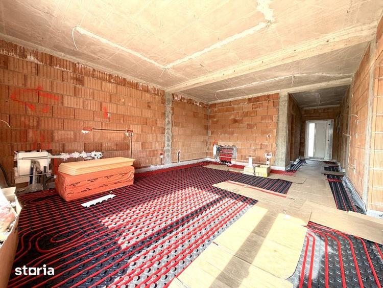 Casă cu 4 camere cu Teren 310 Mp în Sânandrei