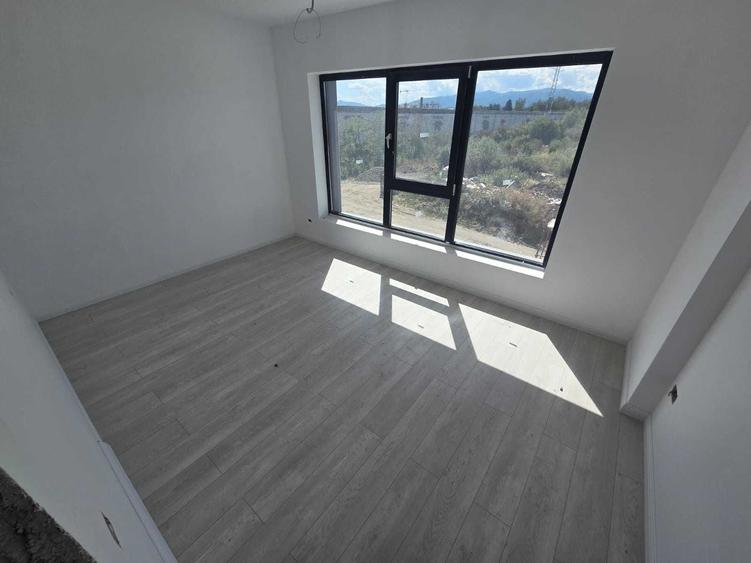 Apartament cu 2 camere decomandat în Exterior Vest