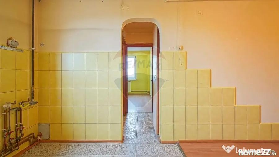 Apartament cu 3 camere decomandat în Astra