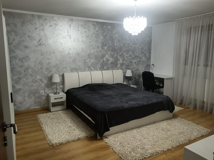 Casă cu 6 camere cu Teren 820 Mp în Berceni