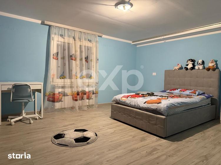 Casă cu 5 camere cu Teren 582 Mp în Săucești