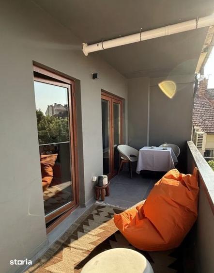 Apartament cu 4 camere decomandat în Central
