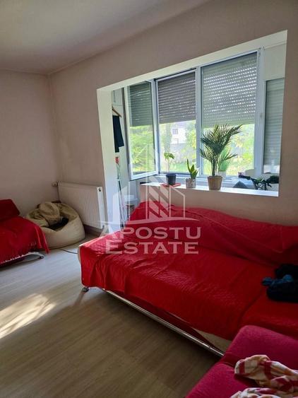 Apartament cu 3 camere semidecomandat, mobilat în Circumvalațiunii