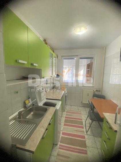 Apartament cu 2 camere semidecomandat, mobilat în Gorjului