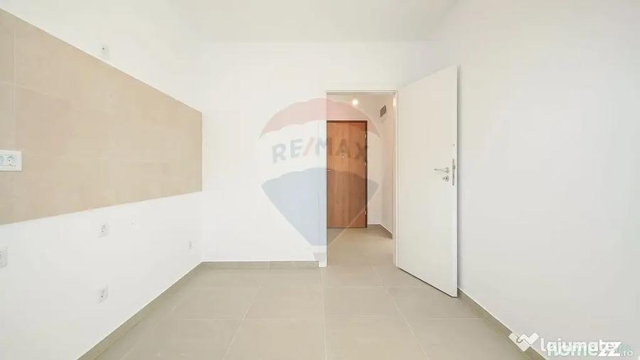Apartament cu 2 camere decomandat în Tractorul