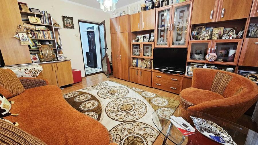 Apartament cu 2 camere decomandat în Nicolae Titulescu