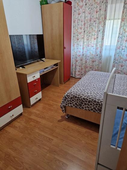 Apartament cu 3 camere decomandat, mobilat în Central