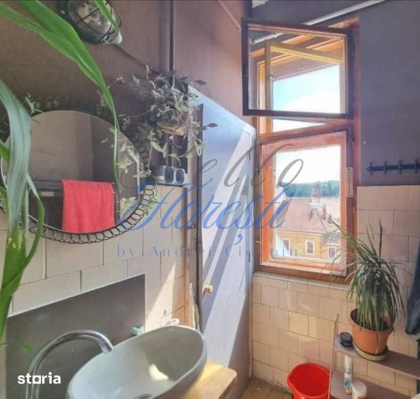 Apartament cu 3 camere decomandat în Central — fotografia 1