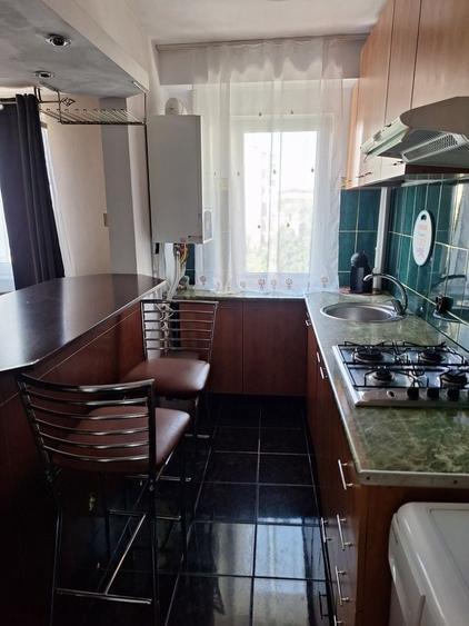 Apartament cu 3 camere semidecomandat în Exterior Vest