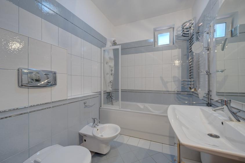Apartament cu 4 camere decomandat, mobilat în Cotroceni