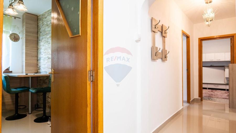 Apartament cu 2 camere decomandat, mobilat în Titan