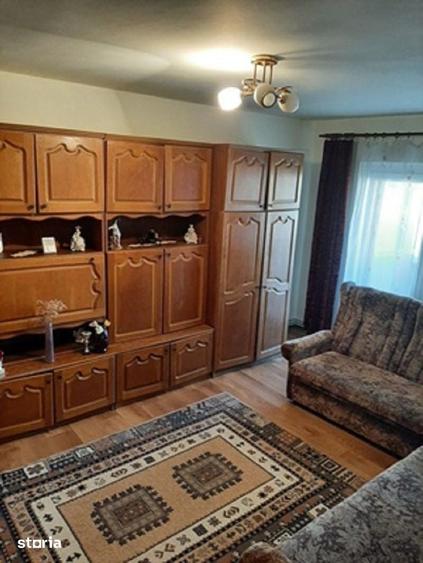 Apartament cu 3 camere în Traian