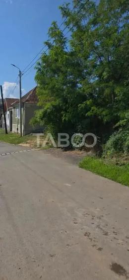 Teren de 2890 mp, în Răhău