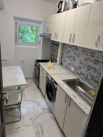Apartament cu 2 camere semidecomandat, mobilat în Domenii