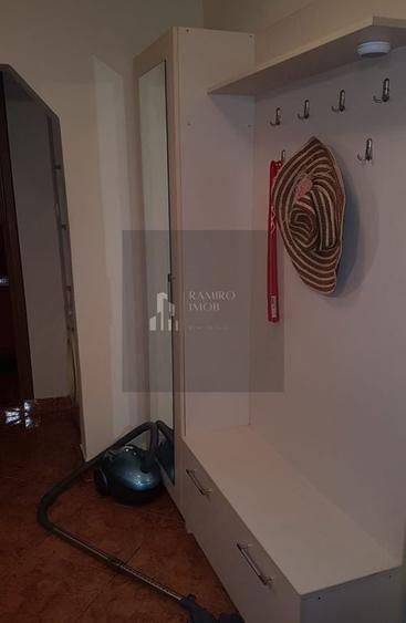 Apartament cu 2 camere decomandat în Apărătorii Patriei