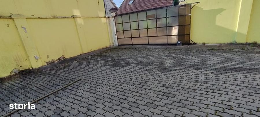 Spațiu comercial, de 319 mp, în Central