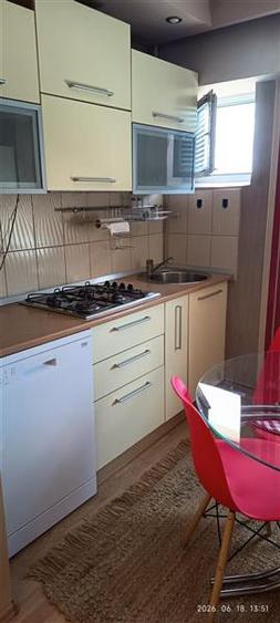Apartament cu 2 camere decomandat, mobilat în Central