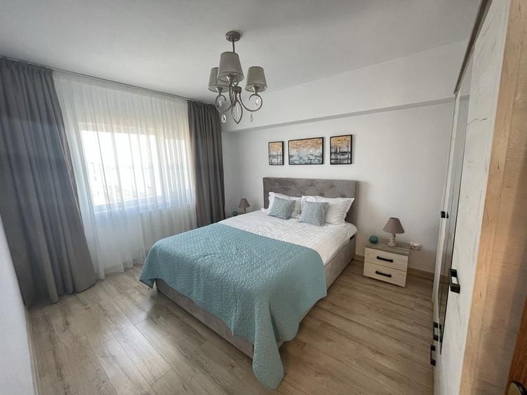 Apartament cu 3 camere decomandat în Faleză