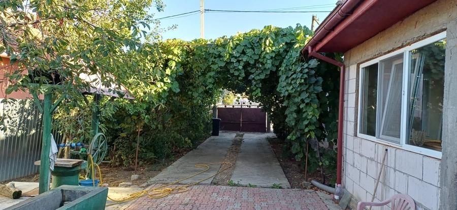Casă cu 4 camere cu Teren 900 Mp în Terpezița