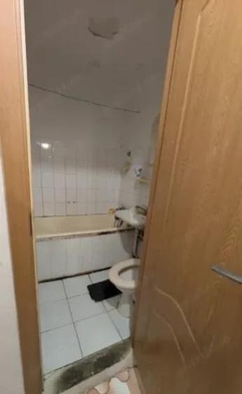 Apartament cu 4 camere semidecomandat în Brâncoveanu